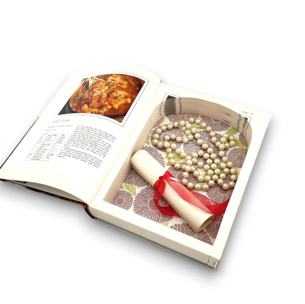 Cooking in Colour - 700 recipes for every occasion - Secret Storage Books